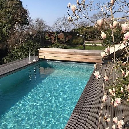 Aussichtszimmer Mit Modernem Glasbad Und Balkon โคเบลนซ์ ภายนอก รูปภาพ