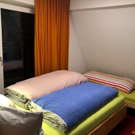 Aussichtszimmer Mit Modernem Glasbad Und Balkon โคเบลนซ์ ภายนอก รูปภาพ