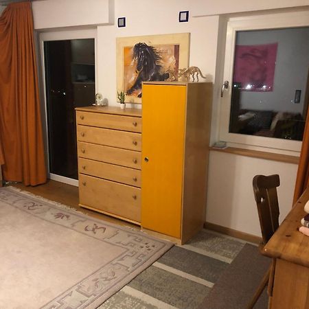 Aussichtszimmer Mit Modernem Glasbad Und Balkon โคเบลนซ์ ภายนอก รูปภาพ