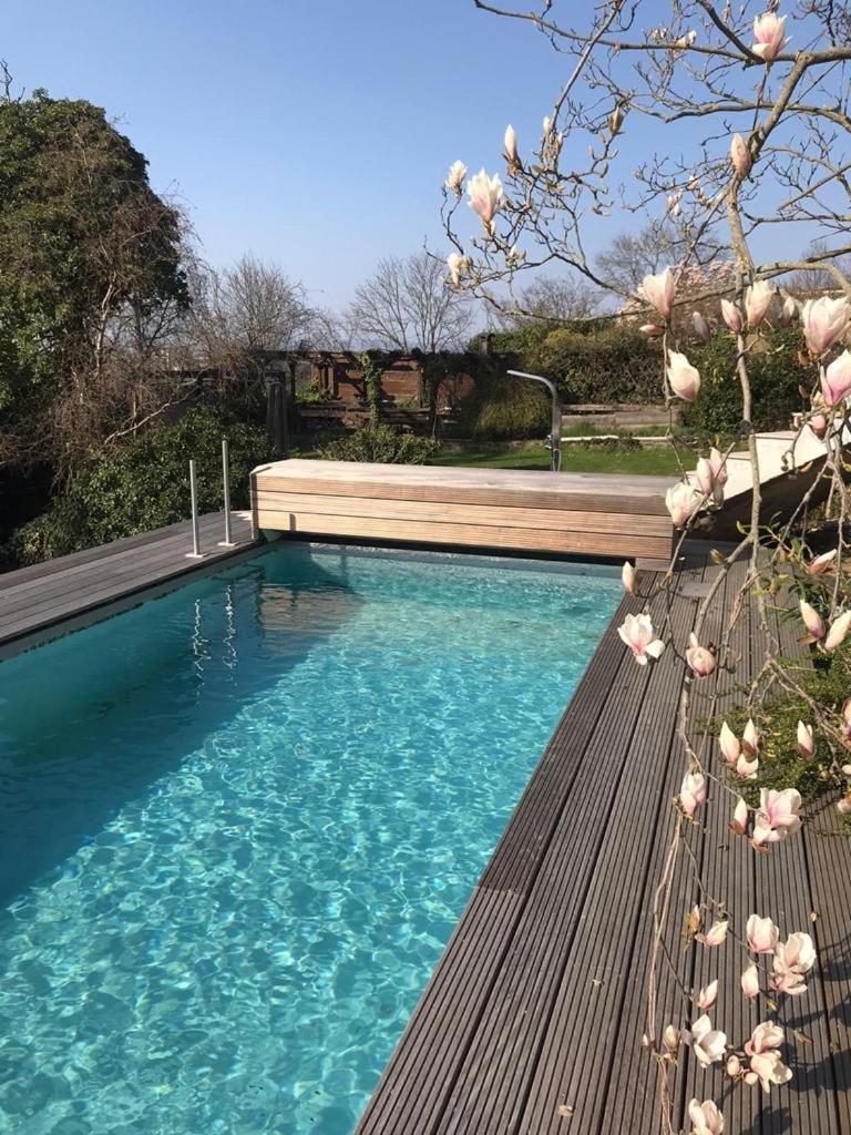 Aussichtszimmer Mit Modernem Glasbad Und Balkon โคเบลนซ์ ภายนอก รูปภาพ
